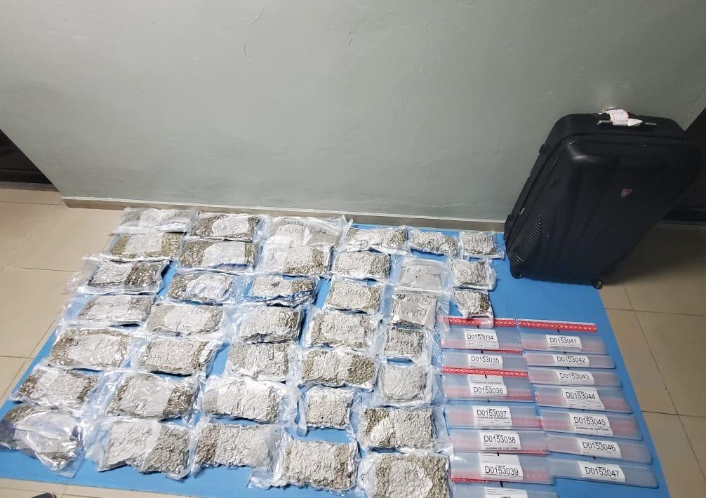 Confiscan maleta cargada con 38 paquetes de marihuana en Aeropuerto Internacional Gregorio Luperón