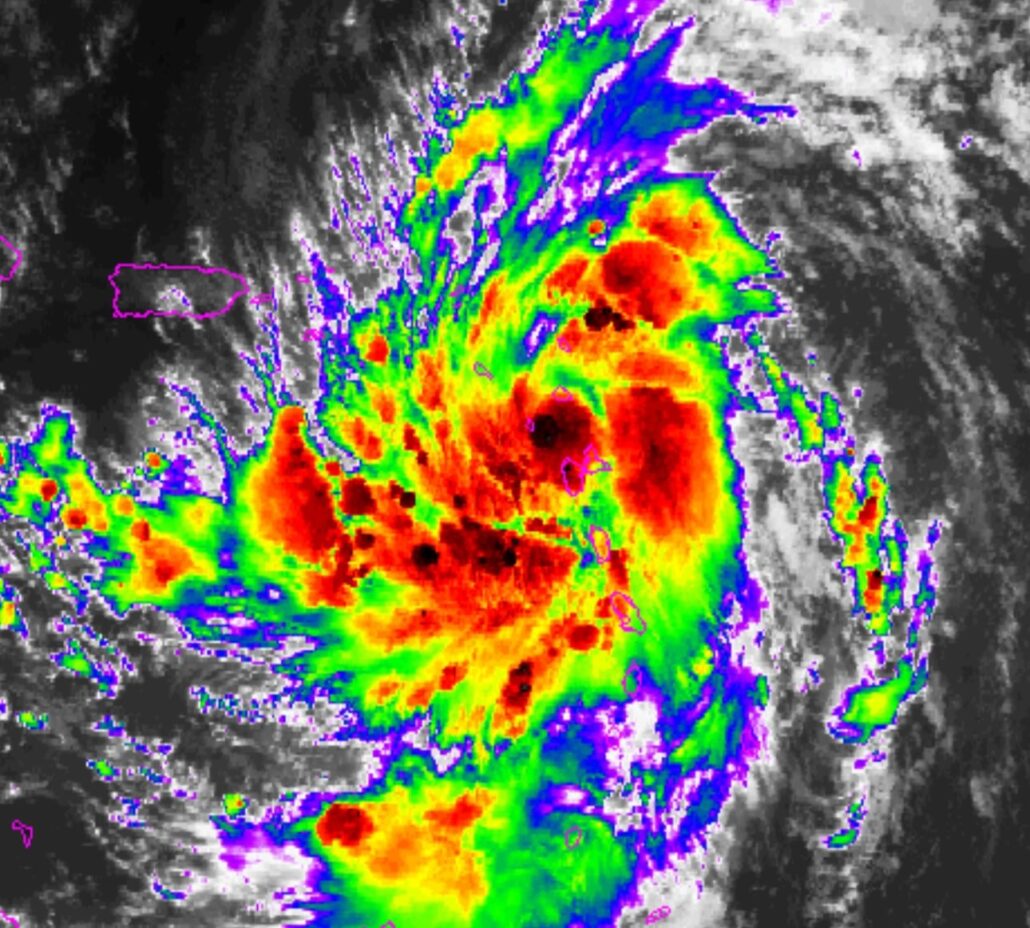 Cierran escuelas, universidades y tribunales en Puerto Rico por la tormenta Ernesto